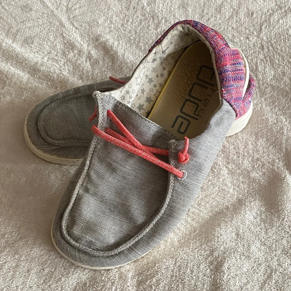 Hey Dude youth girls fank Gray and Pink Casual Shoes